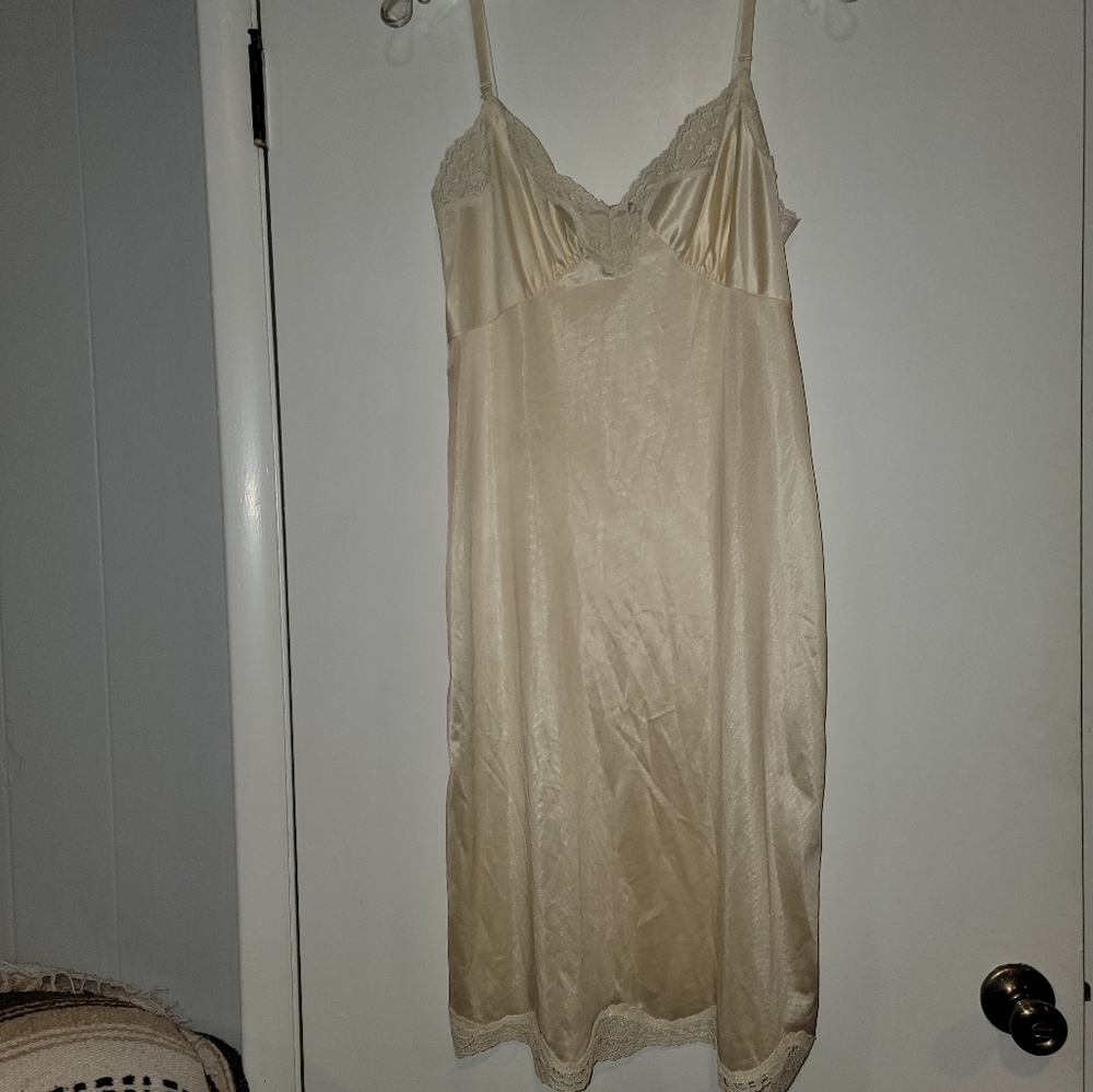 Vintage Mel-Lin Slip